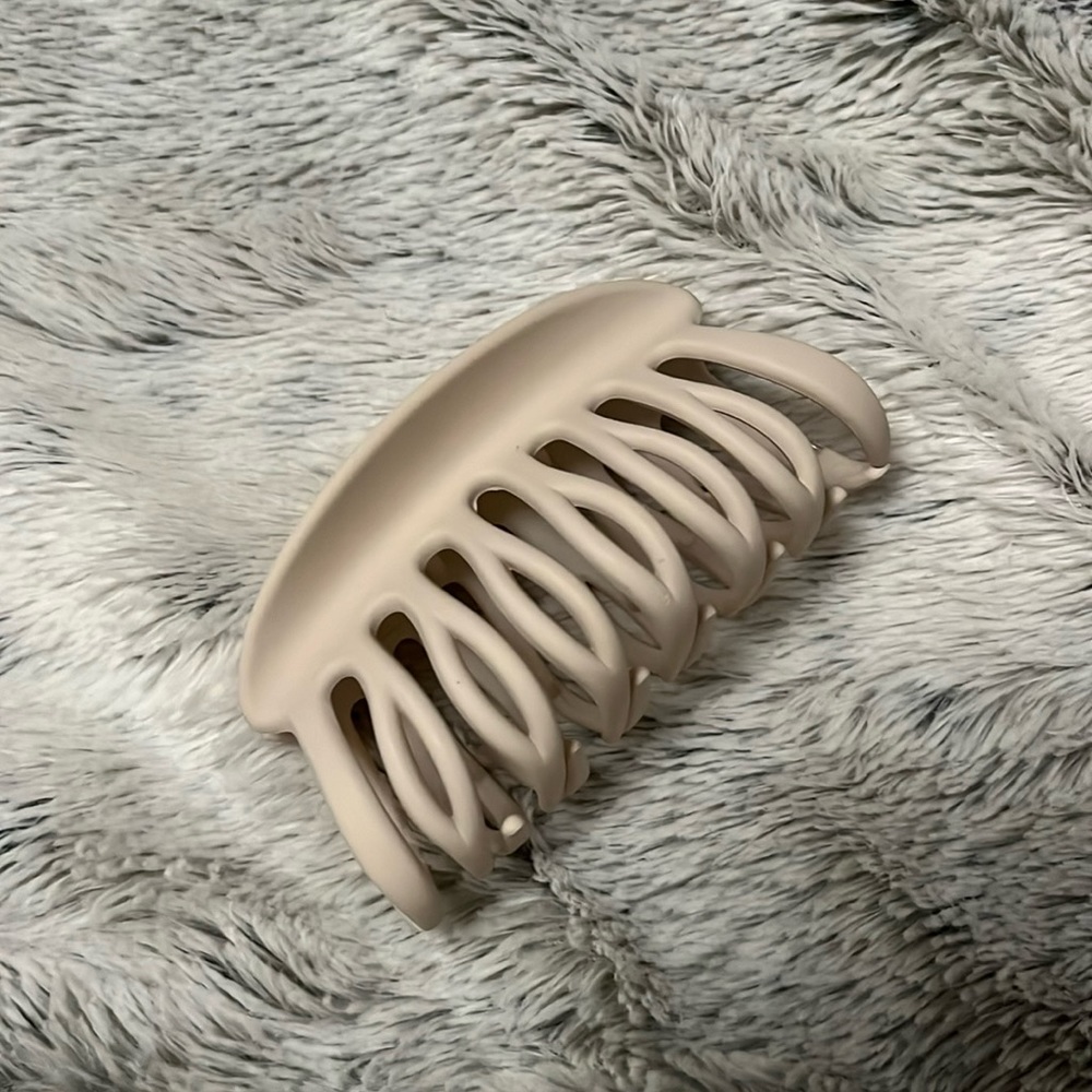 Claw clip- unused